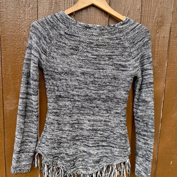 Knit fringe Sweater top - Picture 3 of 3